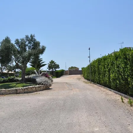 فندق مبيت وإفطار Giardini Di Marzo 2*