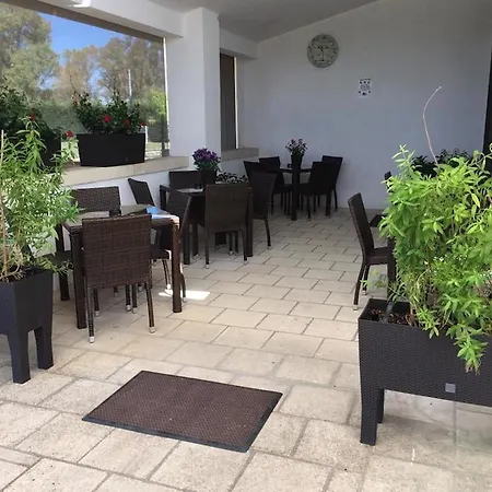 فندق مبيت وإفطار Giardini Di Marzo