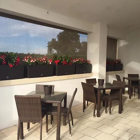 فندق مبيت وإفطار Giardini Di Marzo 2*