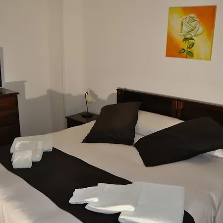فندق مبيت وإفطار Giardini Di Marzo 2*