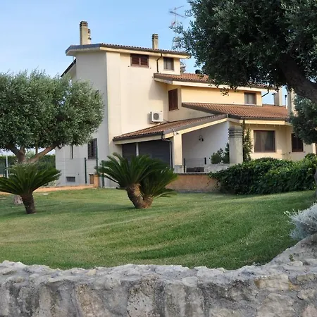 فندق مبيت وإفطار Giardini Di Marzo