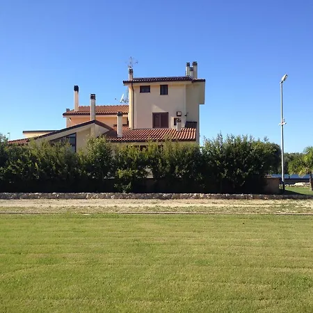 Bed and breakfast Giardini Di Marzo 2*